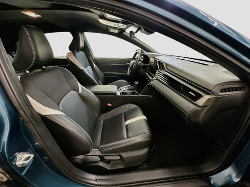 Used 2025 Toyota Camry SE FWD image 31