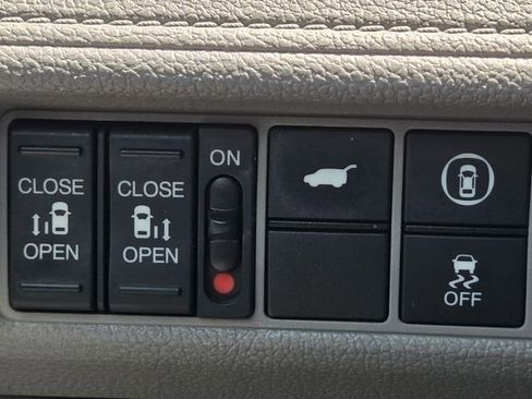 Used 2023 Honda Odyssey EX-L image 16