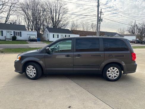 Used 2015 Dodge Grand Caravan SE image 5