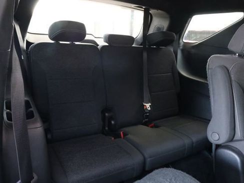 Used 2024 Chevrolet Traverse LT image 28