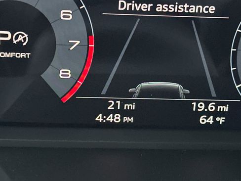 New 2025 Audi Q3 2.0T Premium image 25