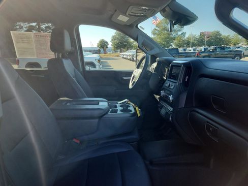 Used 2024 GMC Sierra 2500 Pro w/ Convenience Package image 9