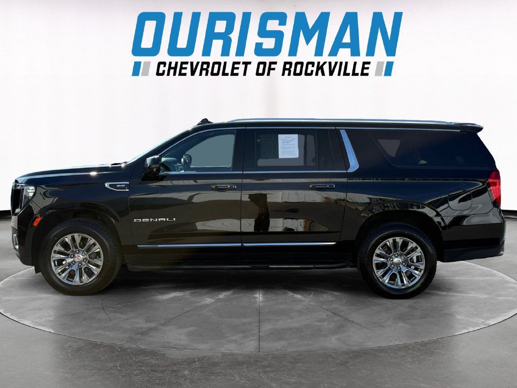 Used 2022 GMC Yukon XL Denali AWD/4WD image 3