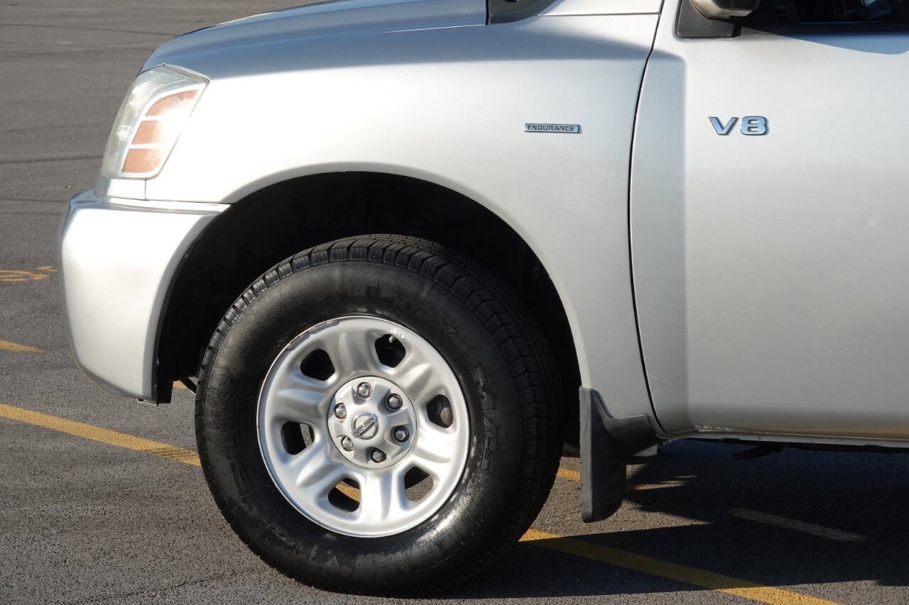 Used 2004 Nissan Titan XE w/ (PRF) Preferred Pkg AWD/4WD image 16