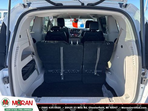 Used 2024 Chrysler Pacifica Touring-L image 34