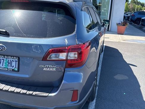 Used 2015 Subaru Outback 2.5i Limited AWD/4WD image 4