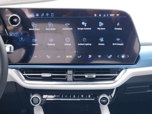 New 2026 Chevrolet Equinox EV LT image 9