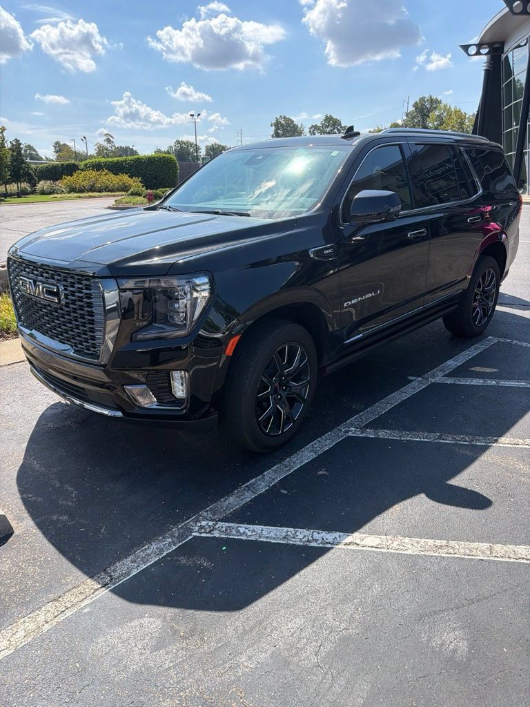 Used 2024 GMC Yukon Denali Ultimate AWD/4WD image 1