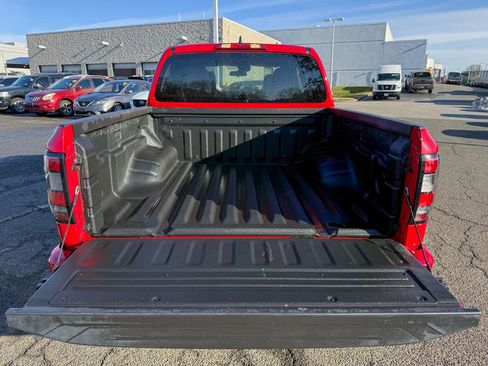 Certified 2022 Nissan Frontier SV image 5