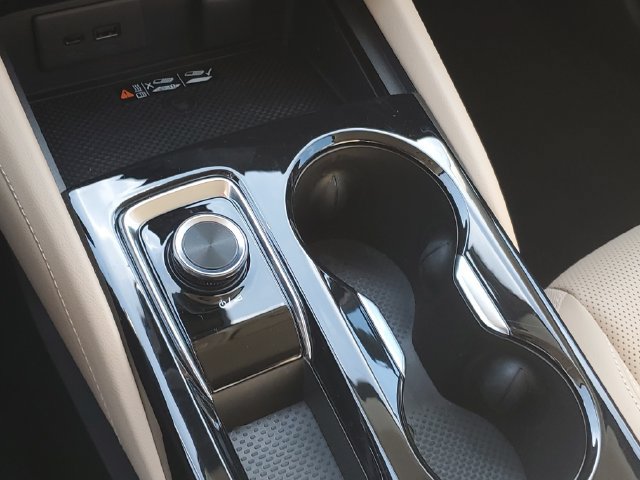 Certified 2025 Buick Envision Preferred AWD/4WD image 31