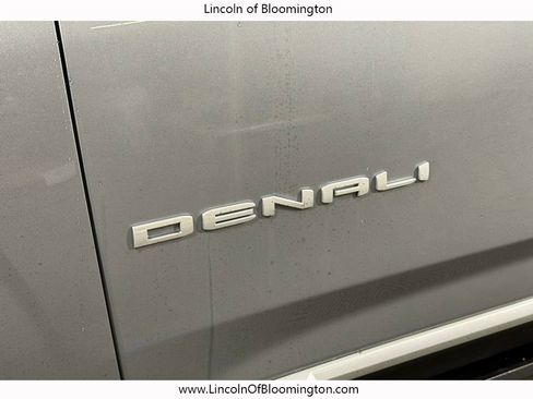 Used 2022 GMC Yukon XL Denali image 16