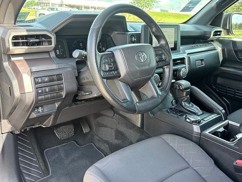 Certified 2025 Toyota Tacoma SR5 AWD/4WD image 11