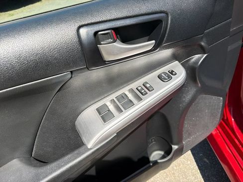 Used 2014 Toyota Camry SE FWD image 13