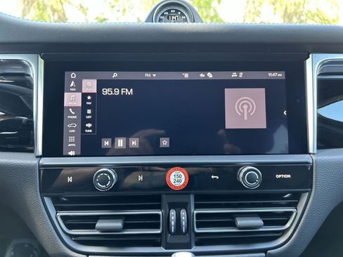 Certified 2025 Porsche Macan Turbo image 9