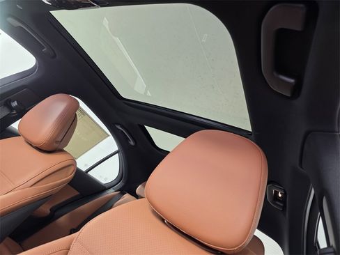 New 2026 Mercedes-Benz C 300 4MATIC Sedan image 9