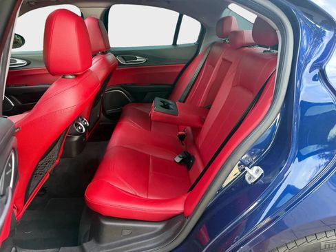 Used 2019 Alfa Romeo Giulia RWD image 16