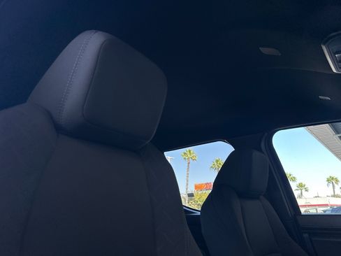Certified 2025 Toyota Tacoma SR5 AWD/4WD image 15