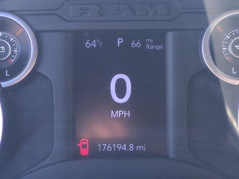 Used 2022 RAM 2500 Tradesman w/ Chrome Appearance Group AWD/4WD image 22