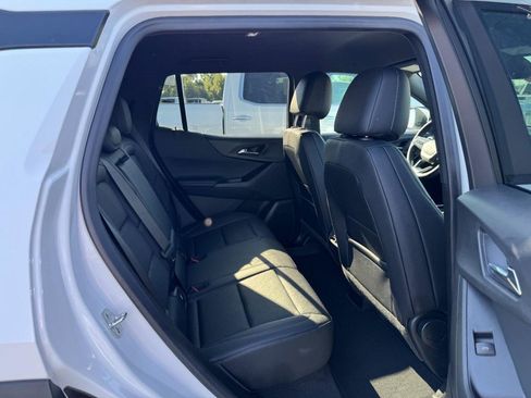 Used 2025 Chevrolet Equinox LT w/ Convenience Package II FWD image 13