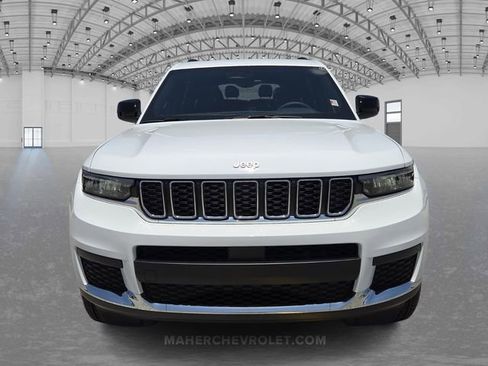 Used 2025 Jeep Grand Cherokee L Laredo AWD/4WD image 2