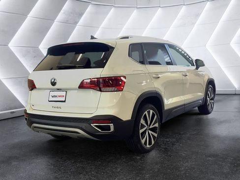 Used 2024 Volkswagen Taos SE image 4