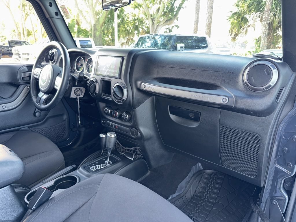 Used 2018 Jeep Wrangler Sport AWD/4WD image 39