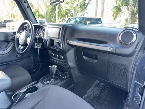 Used 2018 Jeep Wrangler Sport AWD/4WD image 39