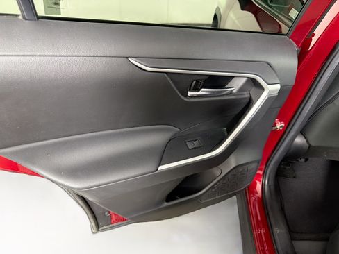 Used 2022 Toyota RAV4 XLE w/ Convenience Package FWD image 25