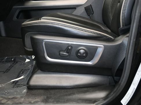 Used 2024 RAM 1500 Laramie AWD/4WD image 22