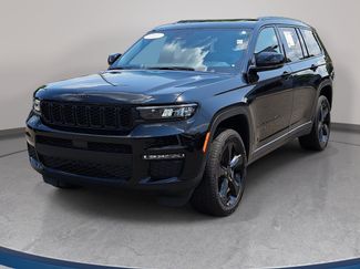 Used 2025 Jeep Grand Cherokee L Limited w/ Black Appearance Package AWD/4WD video 1