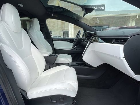 Used 2018 Tesla Model X 75D AWD/4WD image 27