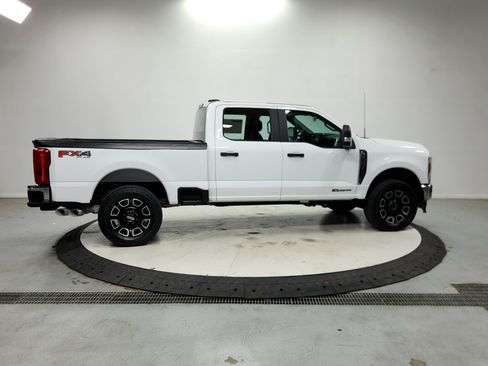 Used 2024 Ford F250 XL w/ FX4 Off-Road Package AWD/4WD image 14