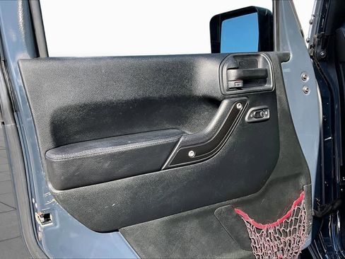 Used 2018 Jeep Wrangler Unlimited Rubicon AWD/4WD image 22