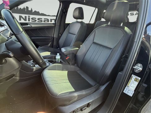 Used 2022 Volkswagen Tiguan SE R-Line image 10
