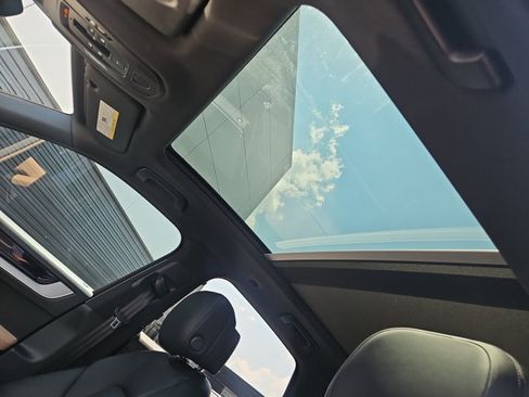Certified 2024 Porsche Cayenne AWD/4WD image 27