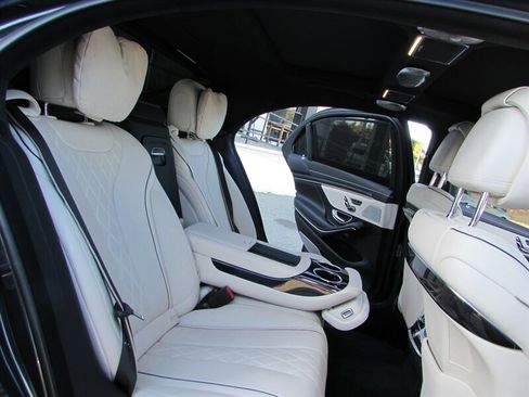 Used 2018 Mercedes-Benz S 560 4MATIC Sedan image 44