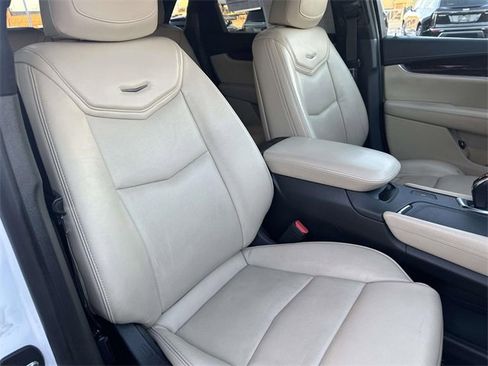 Used 2017 Cadillac XT5 Luxury w/ Driver Awareness Package image 24