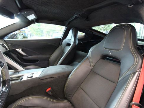 Used 2019 Chevrolet Corvette Z06 RWD image 12