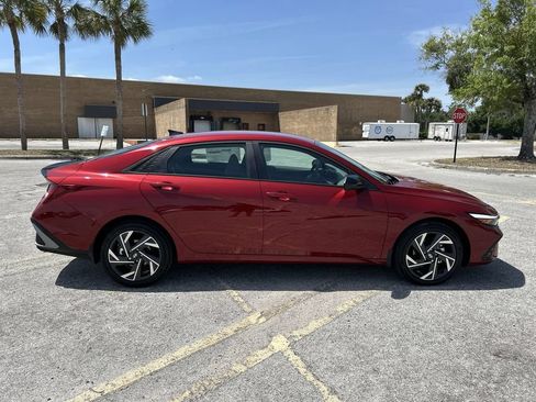 New 2025 Hyundai Elantra SEL FWD image 9