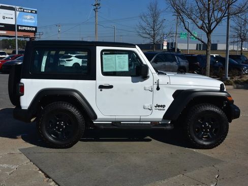 Used 2021 Jeep Wrangler Sport image 4