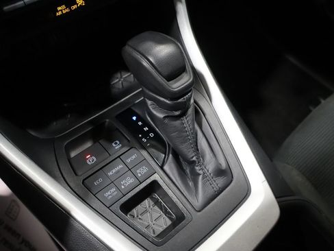 Used 2024 Toyota RAV4 LE image 29