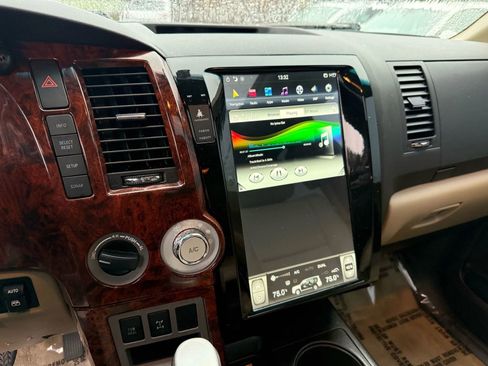 Used 2010 Toyota Sequoia Limited image 19