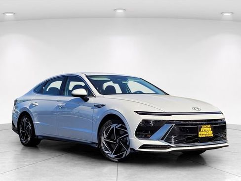New 2026 Hyundai Sonata SEL FWD image 1