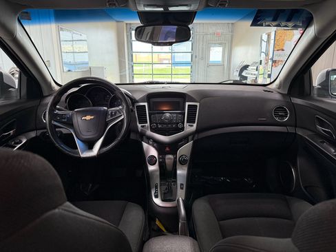 Used 2011 Chevrolet Cruze LT FWD image 13