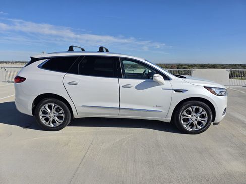 Used 2020 Buick Enclave Avenir w/ Avenir Technology Package image 5