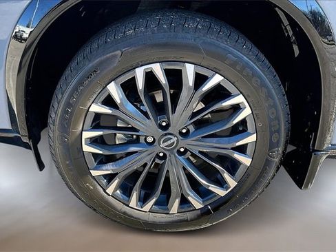 Used 2024 Nissan Rogue Platinum image 29