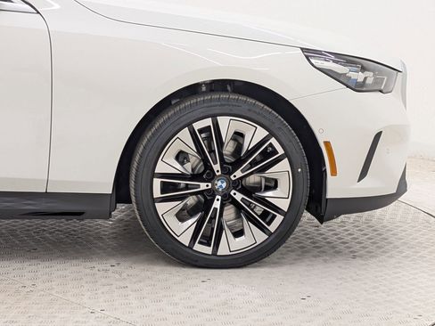 New 2026 BMW 530i xDrive w/ Premium Package AWD/4WD image 12