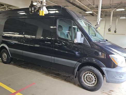 Used 2017 Mercedes-Benz Sprinter 2500 image 3