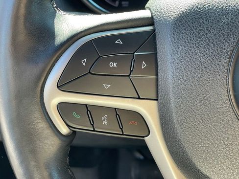 Used 2018 Jeep Grand Cherokee Altitude image 15