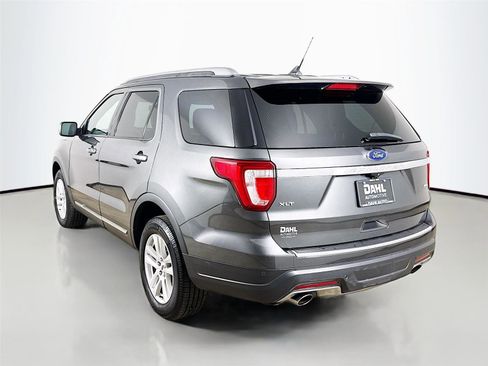 Used 2018 Ford Explorer XLT w/ Equipment Group 202A AWD/4WD image 10